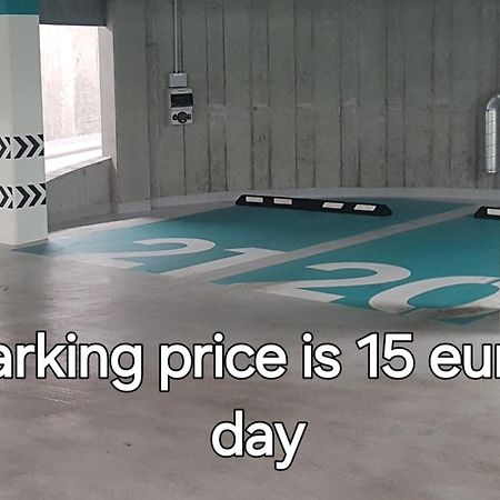 Happy Inn Classical Style, Self Check-In, Parking In The Underground Garage VNO Exteriér fotografie