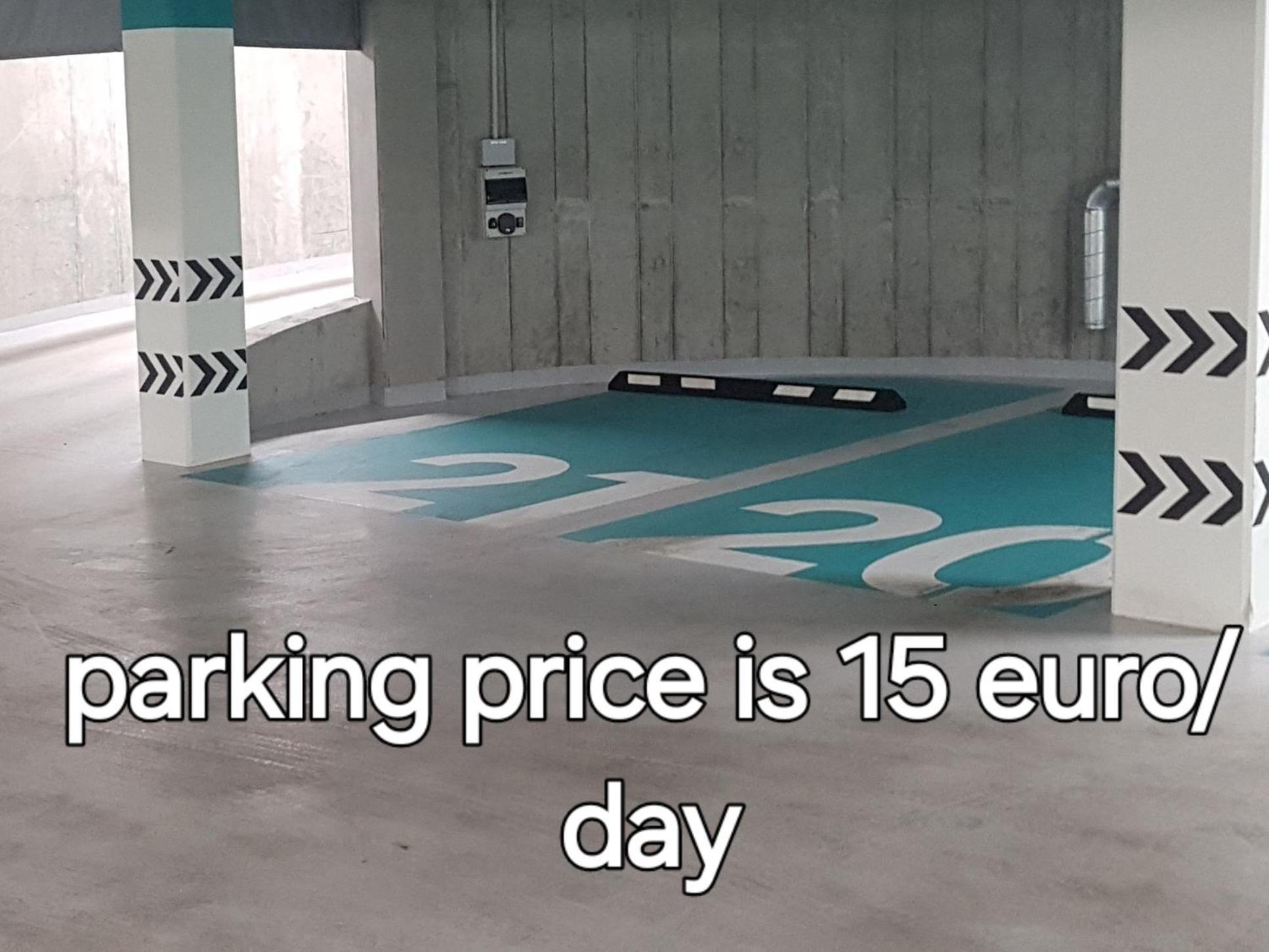Happy Inn Classical Style, Self Check-In, Parking In The Underground Garage VNO Exteriér fotografie